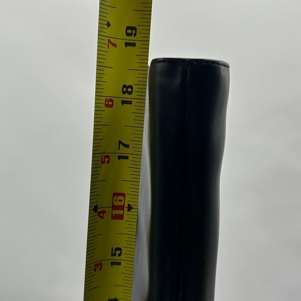 Scoop black knee